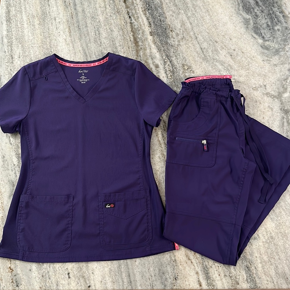 Koi lite woman’s scrub set purple size S